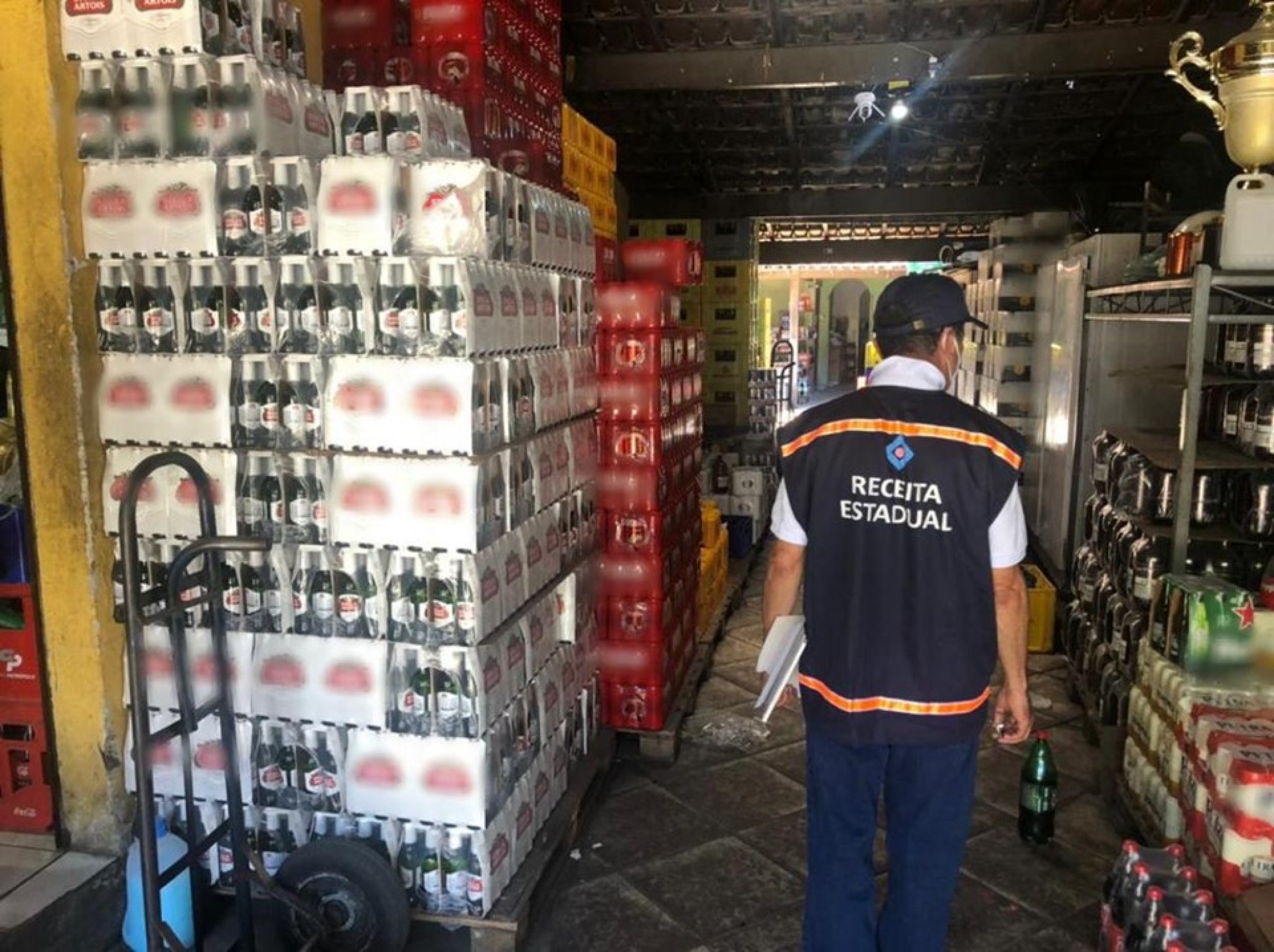Com ‘Operação Verão’, Auditores Fiscais fazem apreensão de bebidas avaliadas em R$ 600 mil
